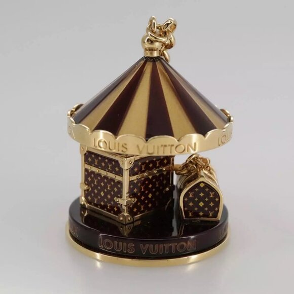 LOUIS VUITTON Bijoux Sac Carrousel Charm metal Gold M66782 LV Auth - Picture 12 of 16